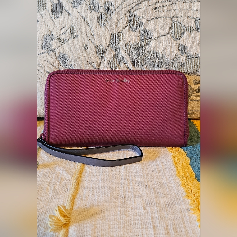 Vera Bradley Midtown Wristlet